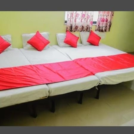 Sai Gaurav Palace Hotel Shirdi Buitenkant foto