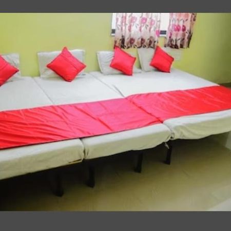 Sai Gaurav Palace Hotel Shirdi Buitenkant foto