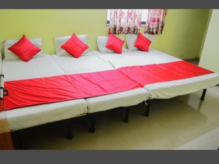 Sai Gaurav Palace Hotel Shirdi Buitenkant foto